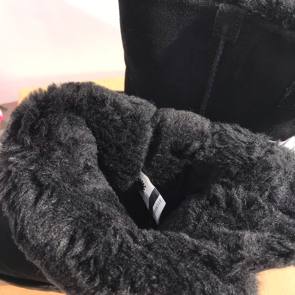 UGG Bailey Bow Diagonal Stripe Boots - Picture 6 of 6